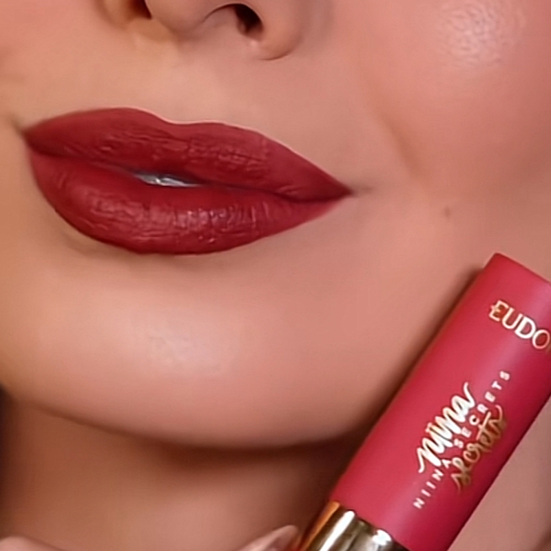 Batom Niina Secrets Soft Petals Vermelho Romântico 3,8G