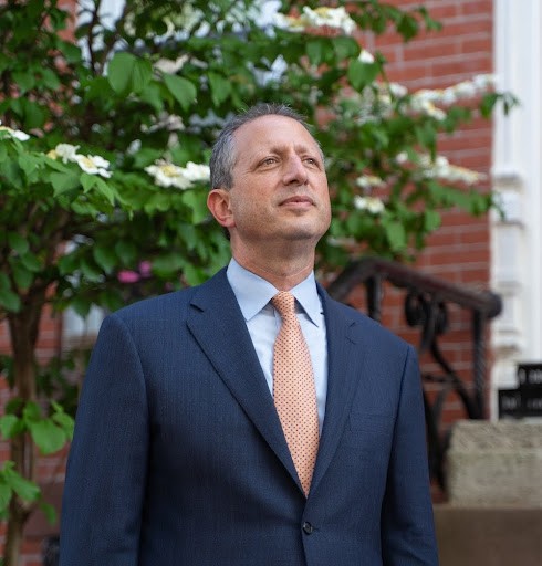 Turn on images to see my photo.