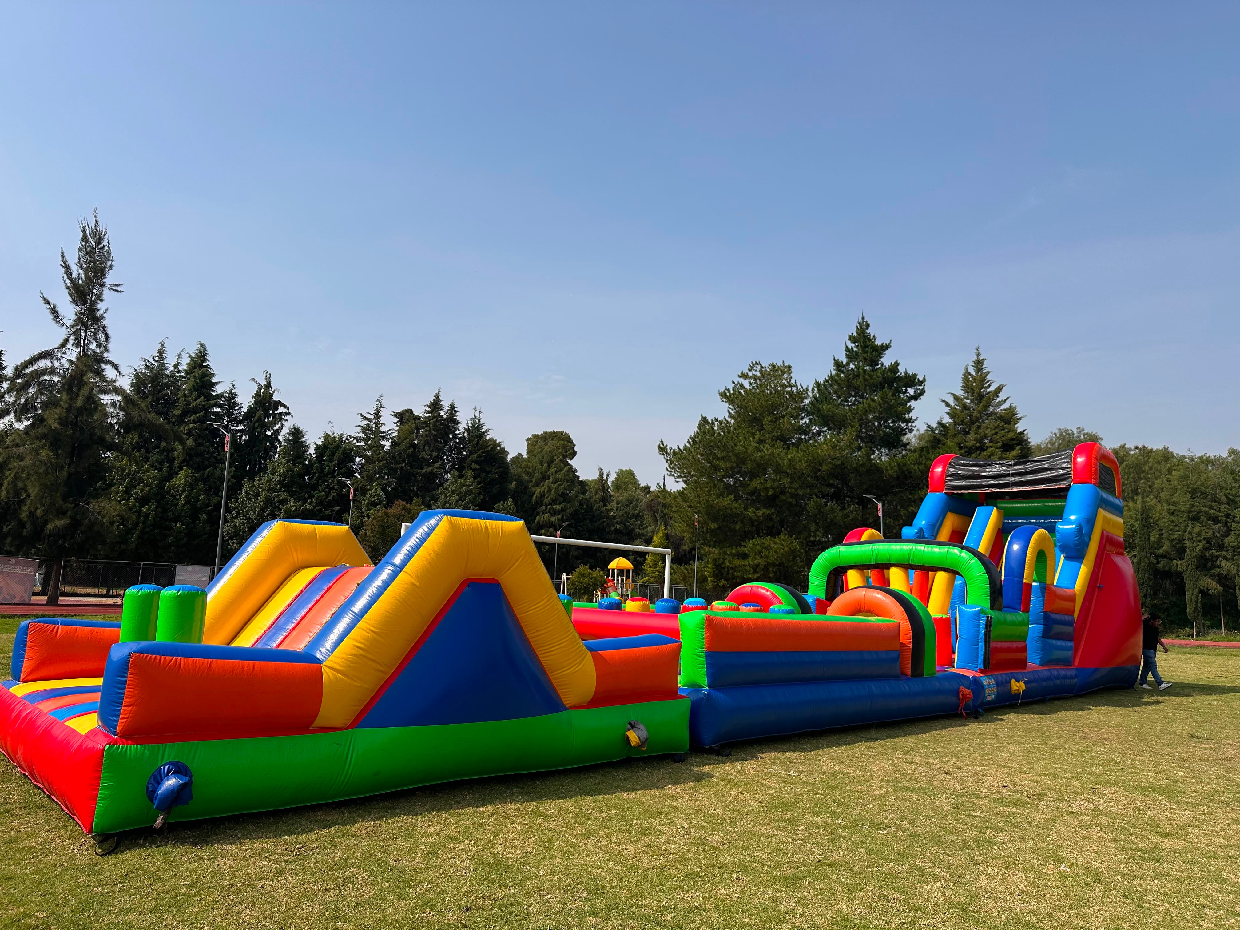 Laberinto Jumbo Con Escaladora 11m + Jumbo Slide 8m foto 10