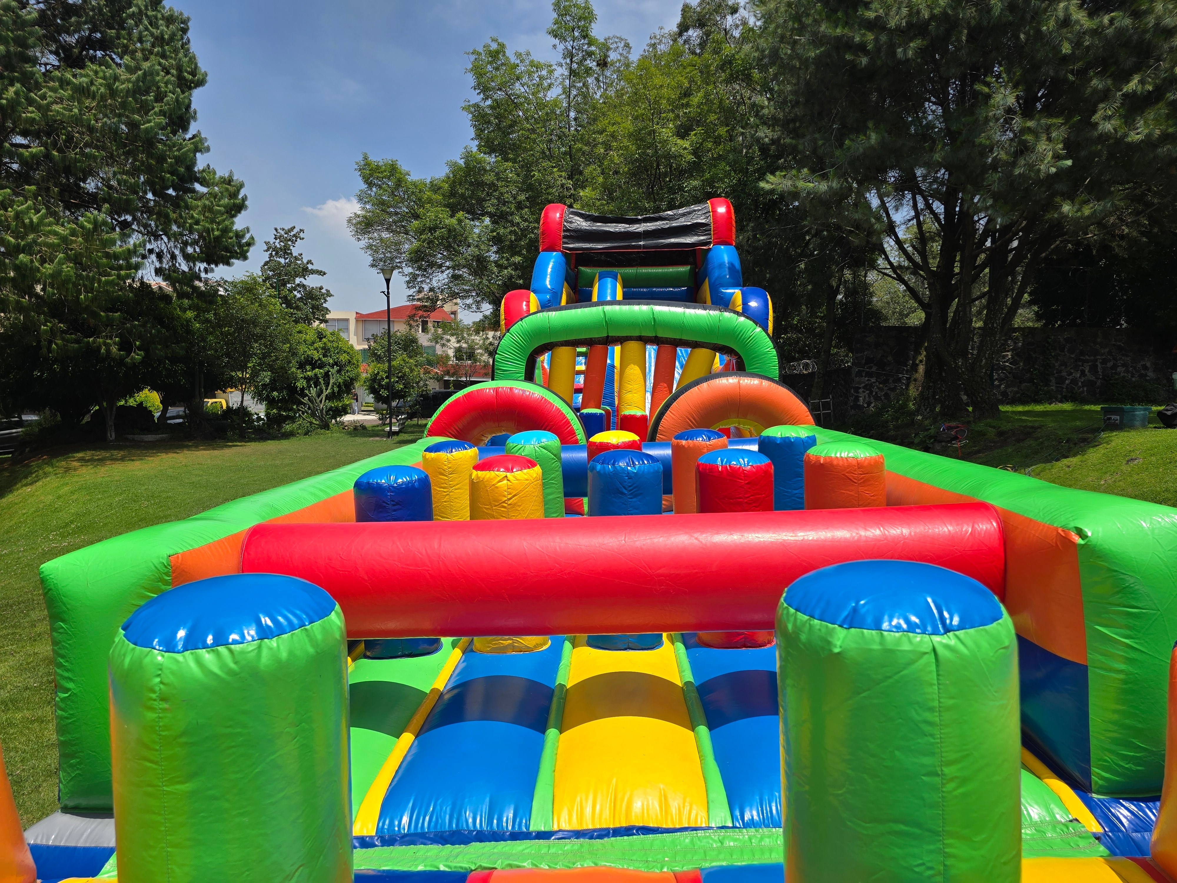 Laberinto Jumbo Con Escaladora 11m + Jumbo Slide 8m foto 7