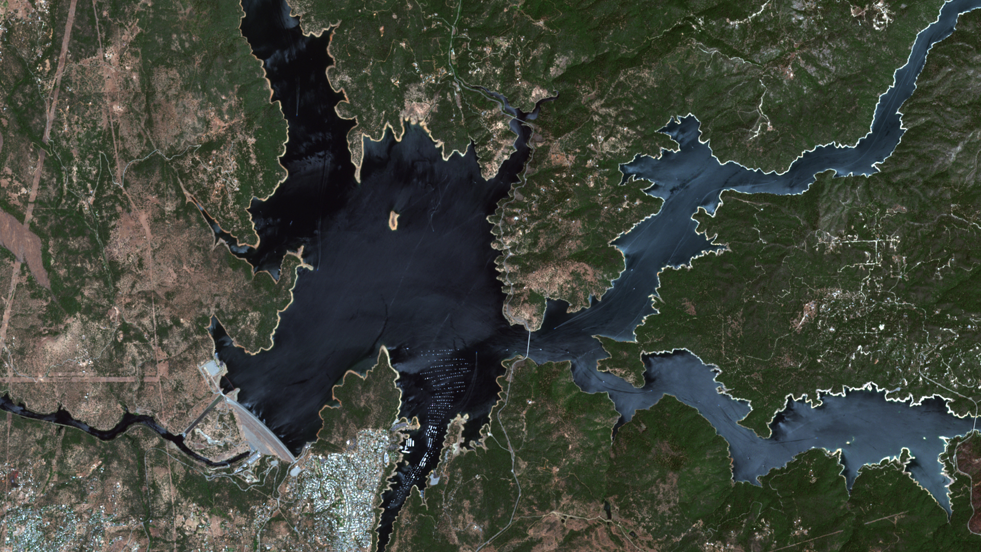 Oroville Dam as Seen from Space: Amazing Timelapse Satellite Imagery