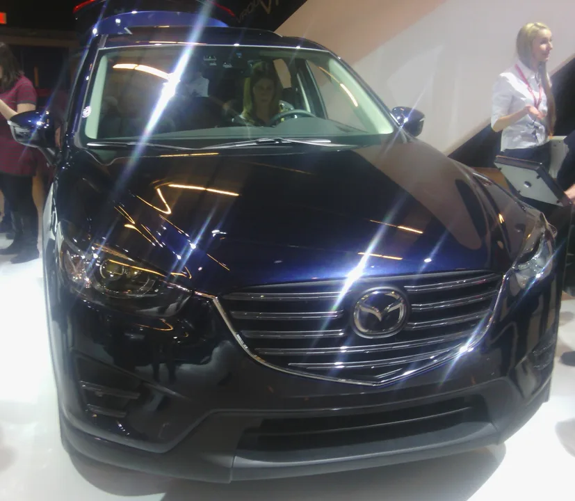 2022 Mazda CX-5 Signature Exterior photo 2