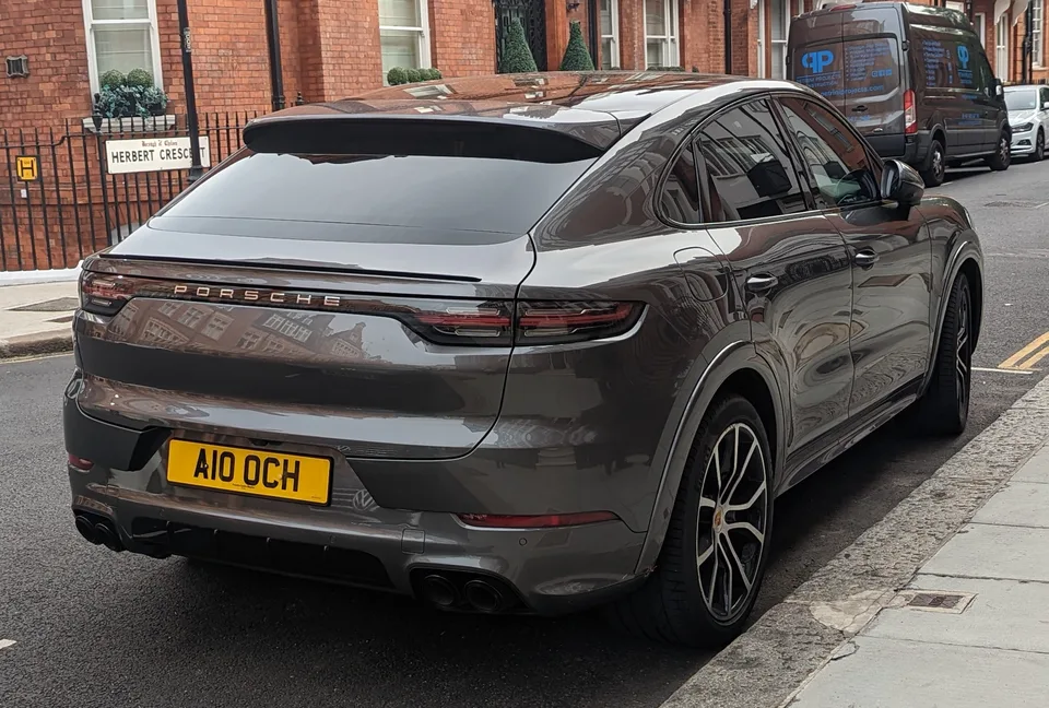 2022 Porsche Cayenne Coupé Exterior photo 2