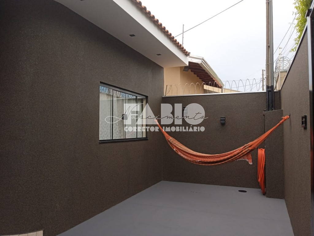 Casa com 3 quartos à venda, 157m² — foto 2 de 17