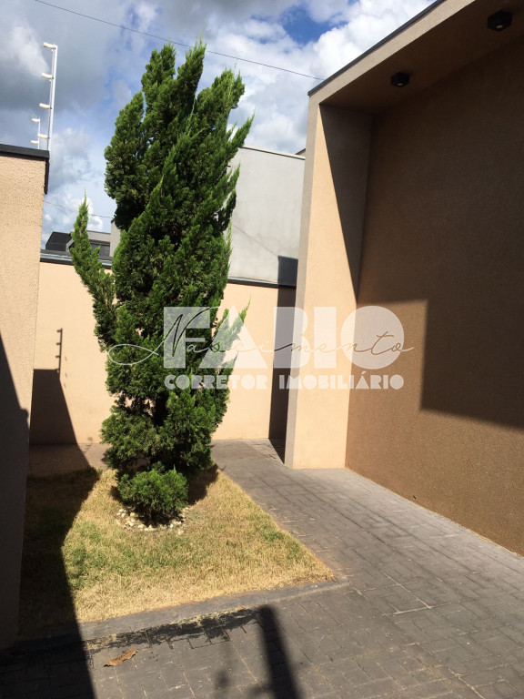 Casa com 3 quartos à venda, 115m² — foto 2 de 18