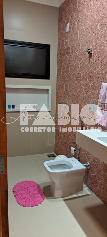 Casa de Condomínio com 3 quartos à venda, 153m² — foto 2 de 27