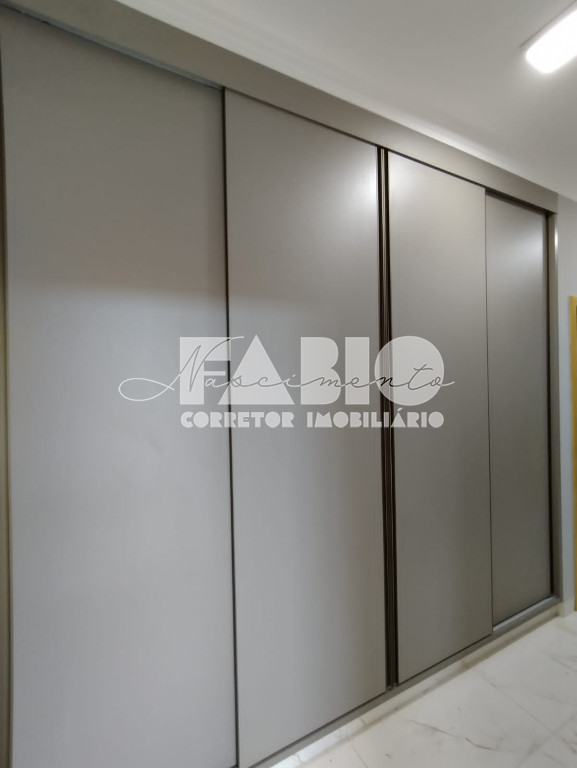 Casa de Condomínio com 3 quartos à venda, 219m² — foto 13 de 30