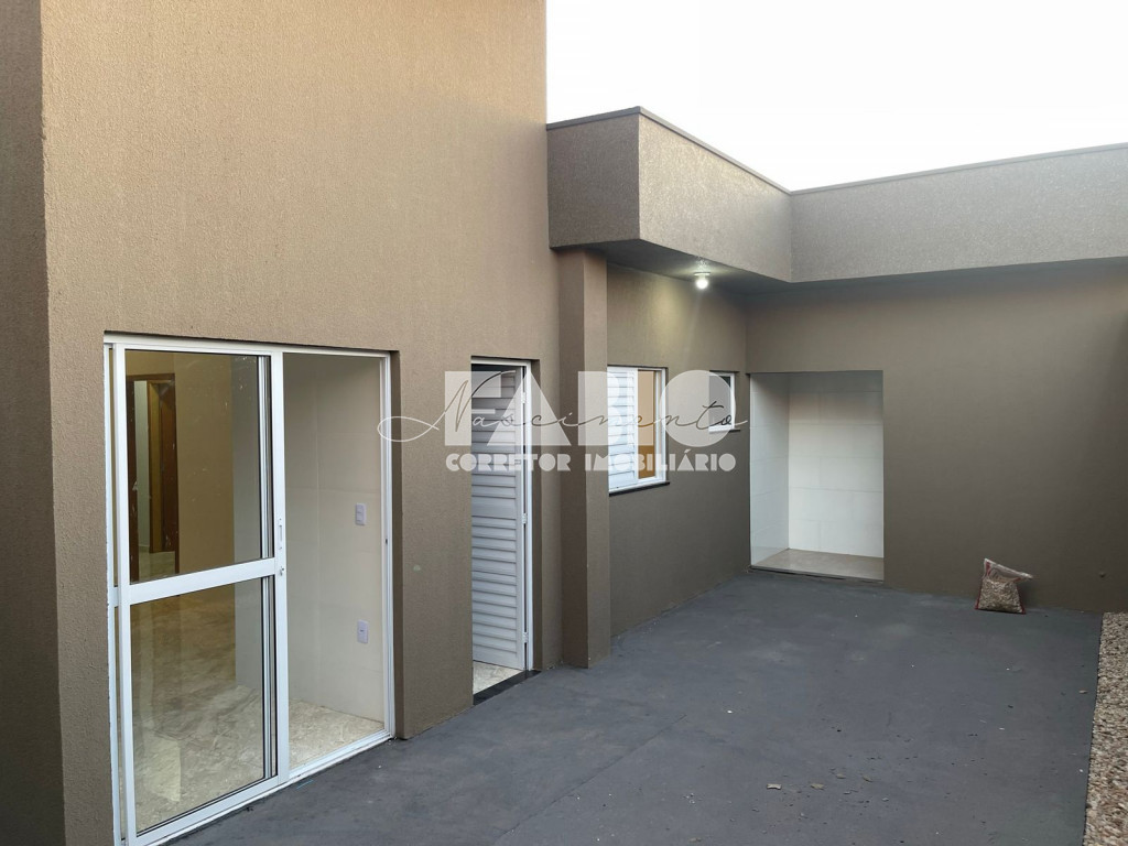 Casa com 3 quartos à venda, 121m² — foto 2 de 16