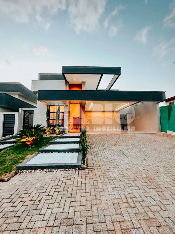 Casa de Condomínio com 3 quartos à venda, 147m² — foto 2 de 19