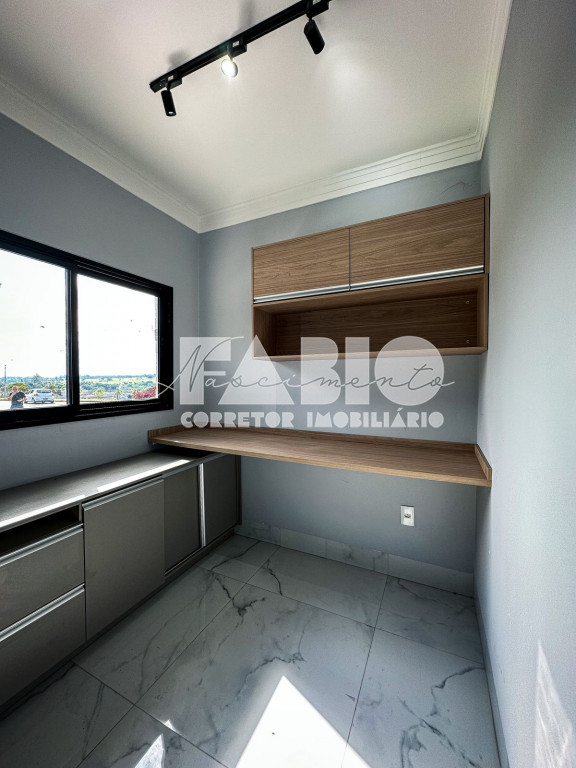 Casa de Condomínio com 3 quartos à venda, 190m² — foto 2 de 12