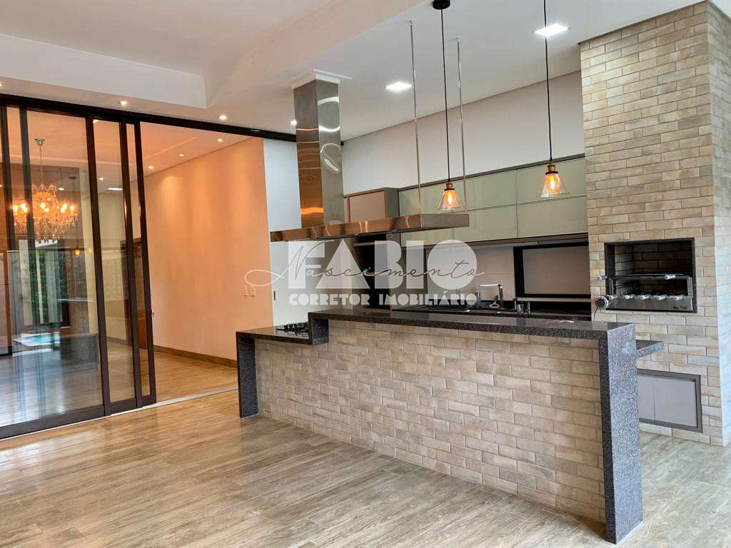 Casa de Condomínio com 3 quartos à venda, 225m² — foto 1 de 30