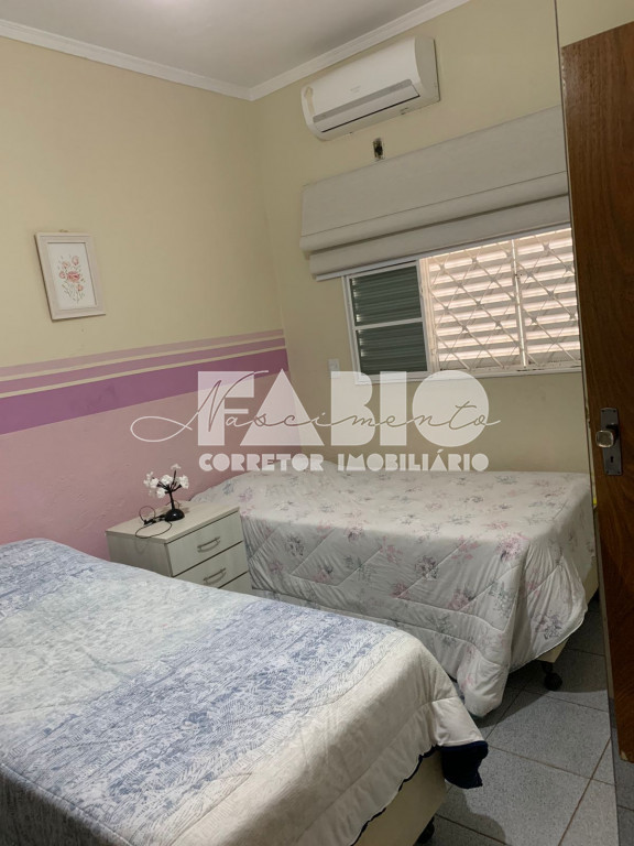 Casa com 3 quartos à venda, 180m² — foto 3 de 21