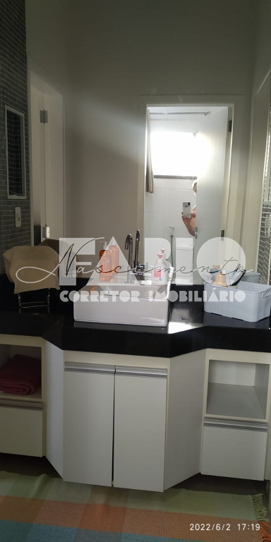 Casa de Condomínio com 3 quartos à venda, 236m² — foto 4 de 30