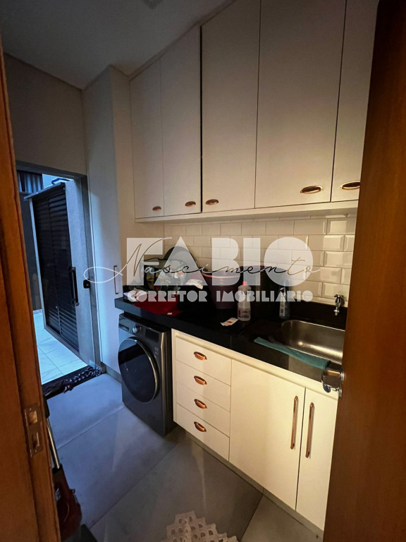 Casa de Condomínio com 3 quartos à venda, 250m² — foto 12 de 16