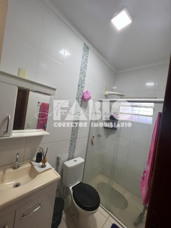Casa com 2 quartos à venda, 160m² — foto 2 de 25