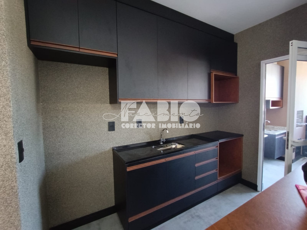 Apartamento com 2 quartos à venda, 65m² — foto 2 de 9