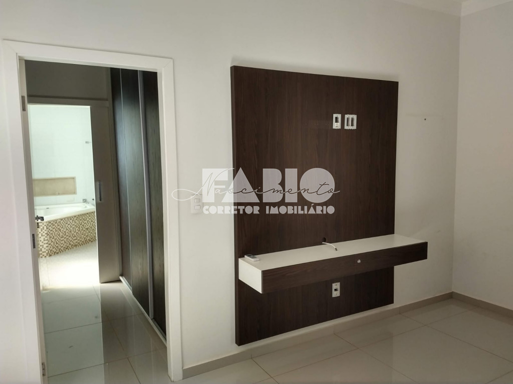 Casa de Condomínio com 3 quartos à venda, 221m² — foto 8 de 15