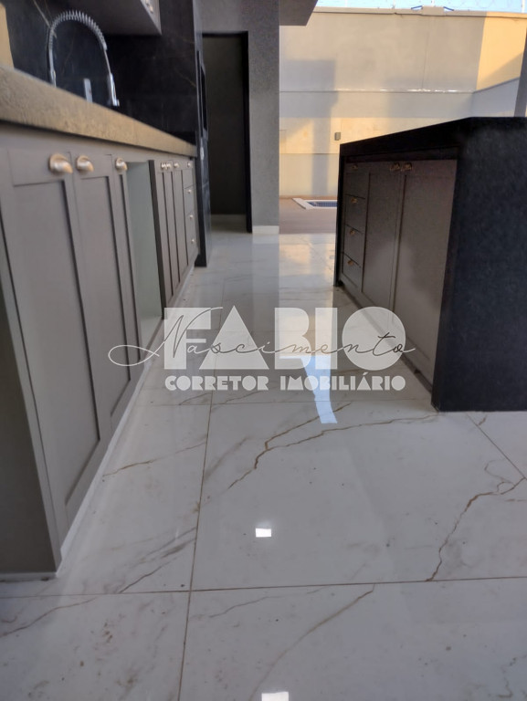 Casa de Condomínio com 3 quartos à venda, 219m² — foto 14 de 30