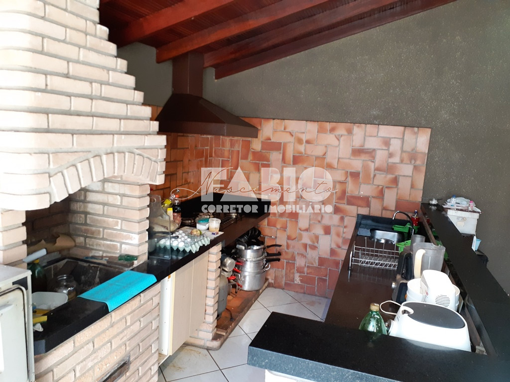 Casa com 3 quartos à venda, 220m² — foto 13 de 17