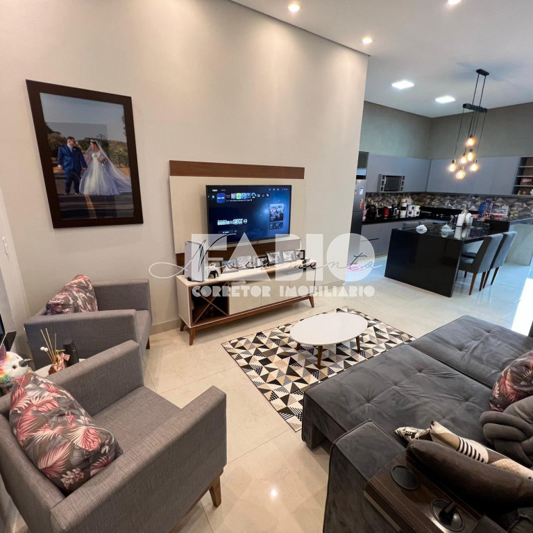 Casa com 3 quartos à venda, 80m² — foto 2 de 11