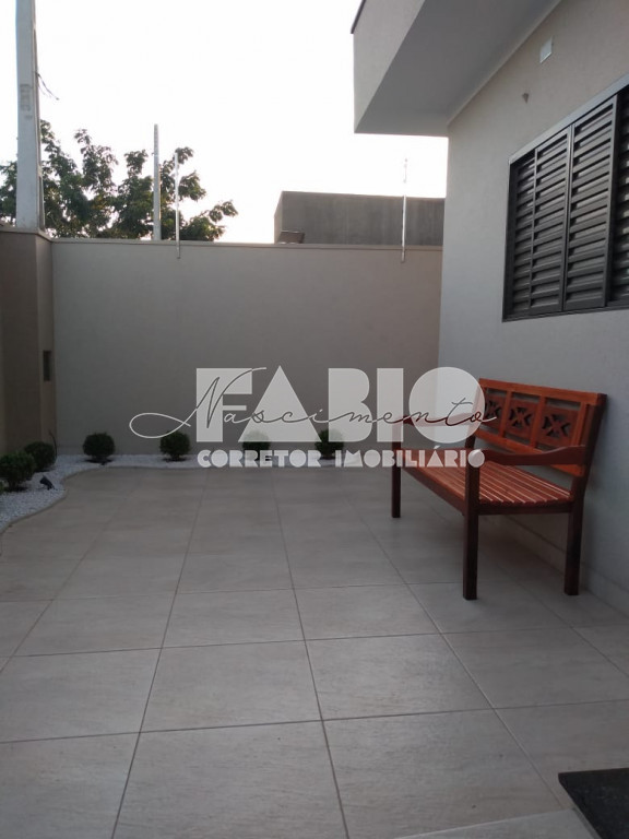Casa com 3 quartos à venda, 120m² — foto 2 de 11