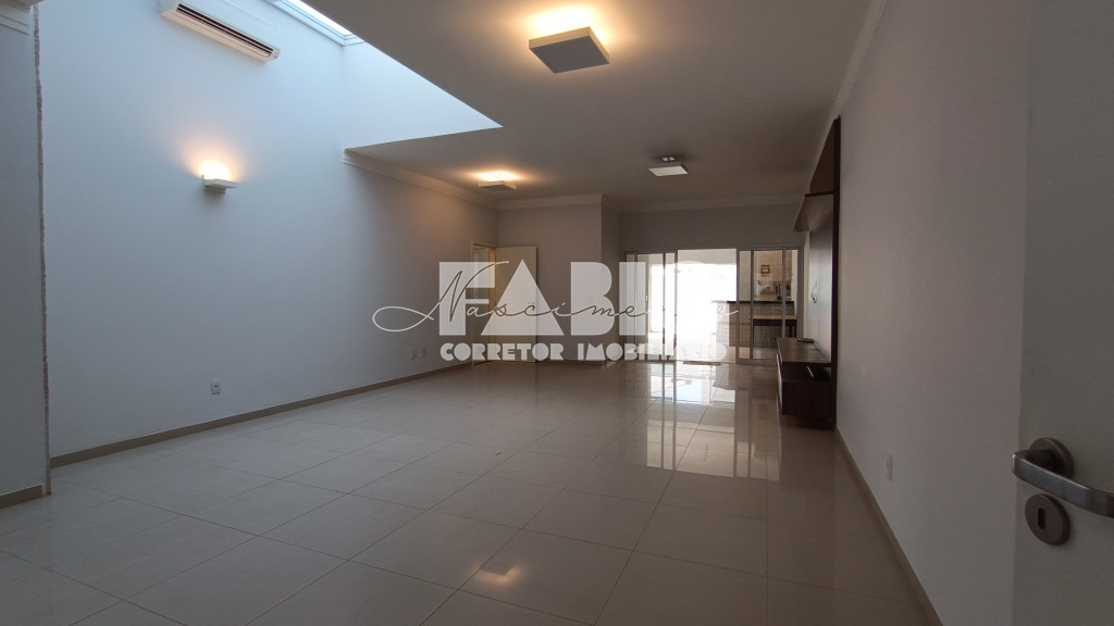 Casa de Condomínio com 3 quartos à venda, 223m² — foto 12 de 27