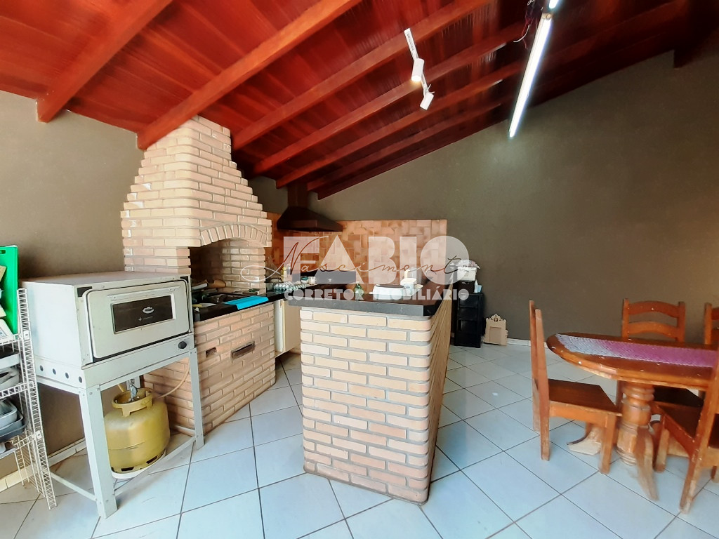 Casa com 3 quartos à venda, 220m² — foto 11 de 17