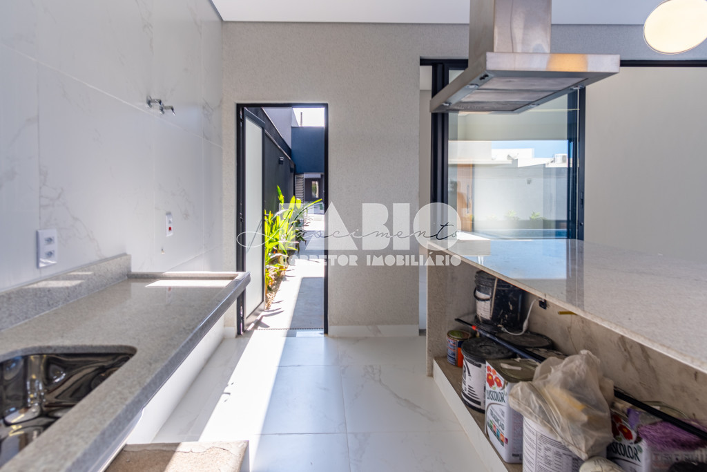 Casa de Condomínio com 3 quartos à venda, 222m² — foto 10 de 28