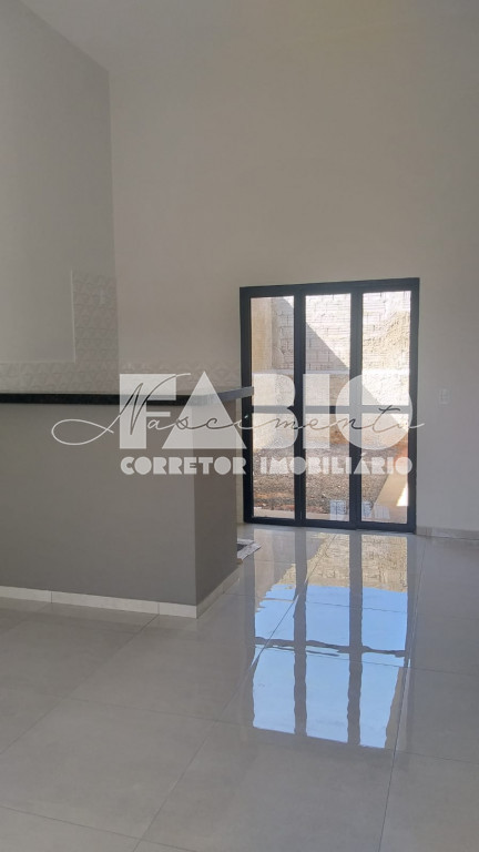Casa com 3 quartos à venda, 74m² — foto 2 de 9