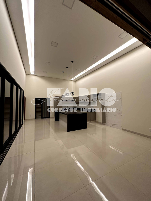 Casa de Condomínio com 3 quartos à venda, 227m² — foto 2 de 29