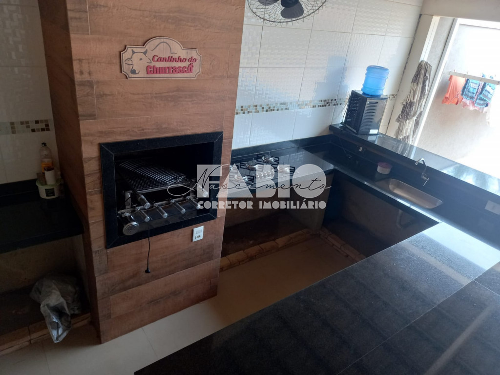 Casa com 4 quartos à venda, 200m² — foto 12 de 17
