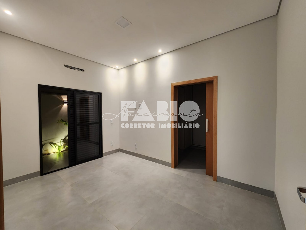 Casa de Condomínio com 4 quartos à venda, 270m² — foto 4 de 17