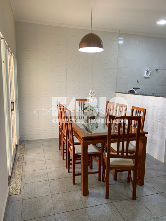 Casa com 3 quartos à venda, 180m² — foto 18 de 21