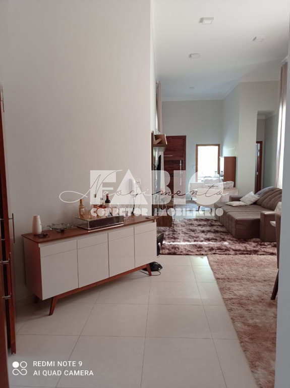 Casa de Condomínio com 3 quartos à venda, 200m² — foto 2 de 29
