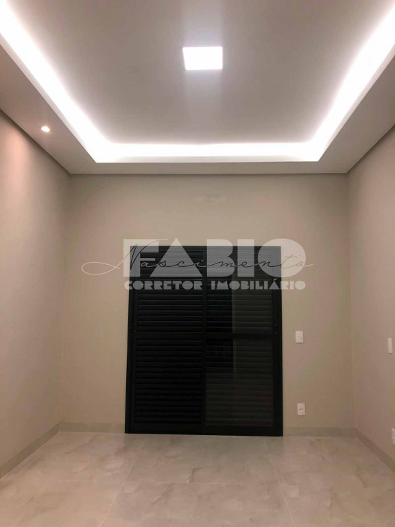 Casa de Condomínio com 4 quartos à venda, 248m² — foto 8 de 18