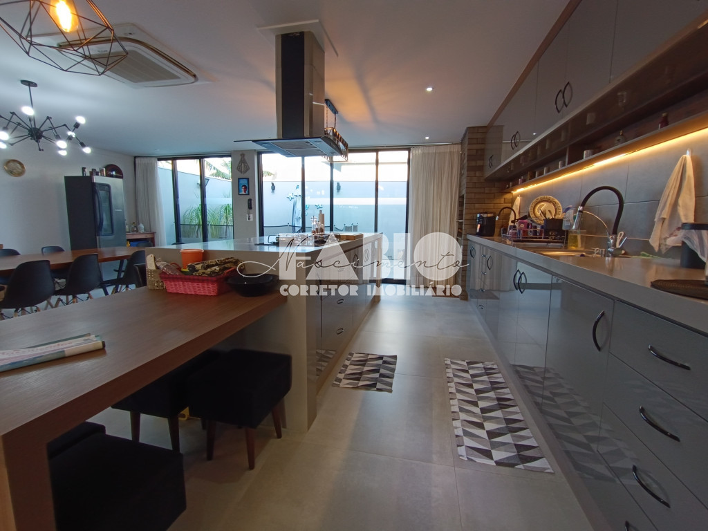 Casa de Condomínio com 3 quartos à venda, 226m² — foto 15 de 30