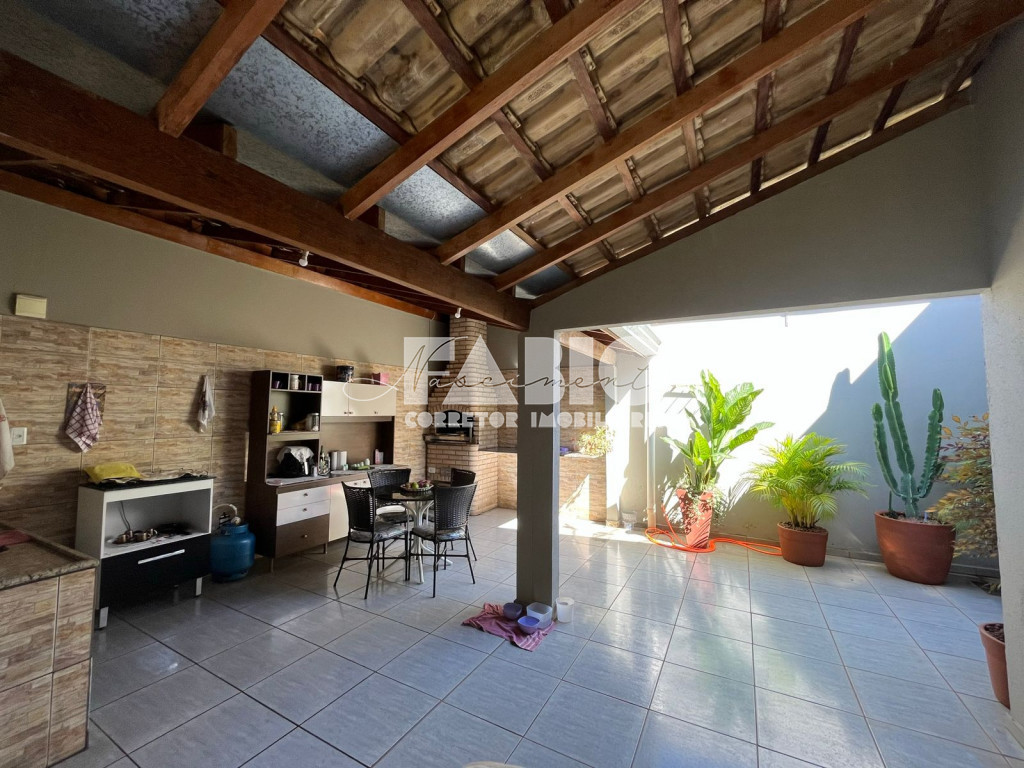 Casa com 3 quartos à venda, 120m² — foto 1 de 21