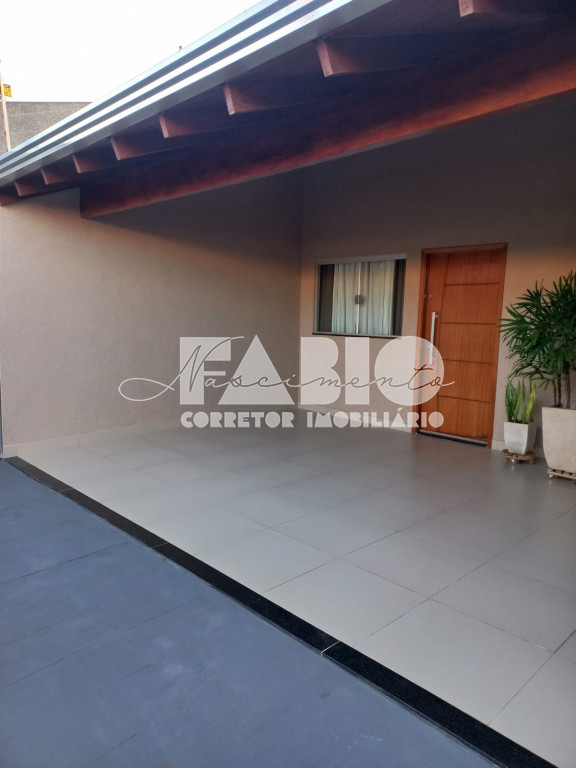 Casa com 3 quartos à venda, 130m² — foto 2 de 17