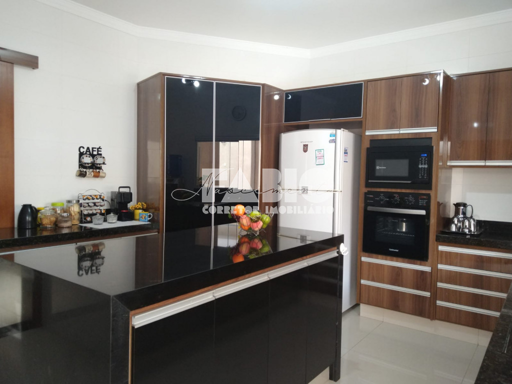 Casa de Condomínio com 4 quartos à venda, 340m² — foto 4 de 28