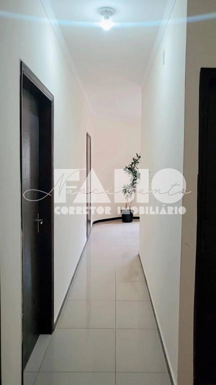Casa com 3 quartos à venda, 122m² — foto 2 de 21