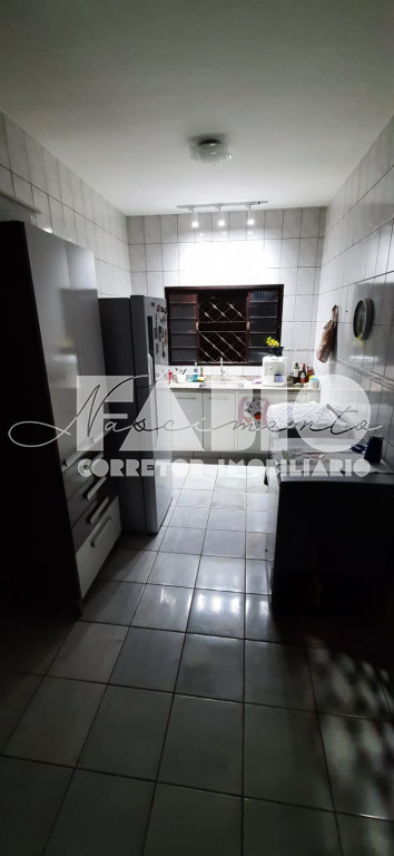 Casa com 3 quartos à venda, 170m² — foto 2 de 18