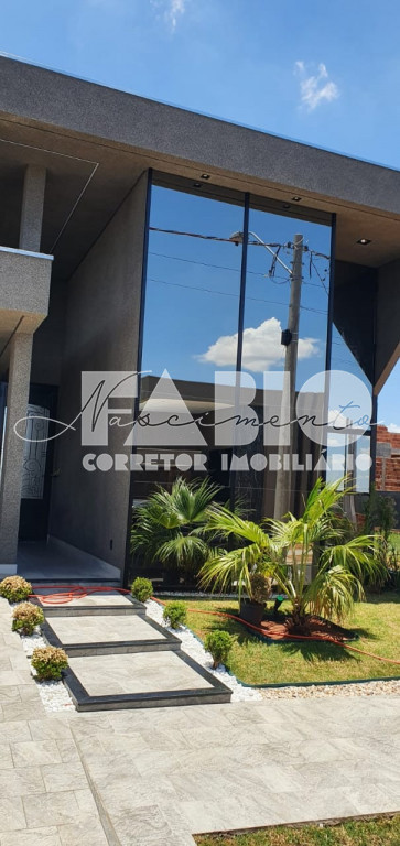 Casa de Condomínio com 3 quartos à venda, 155m² — foto 2 de 28