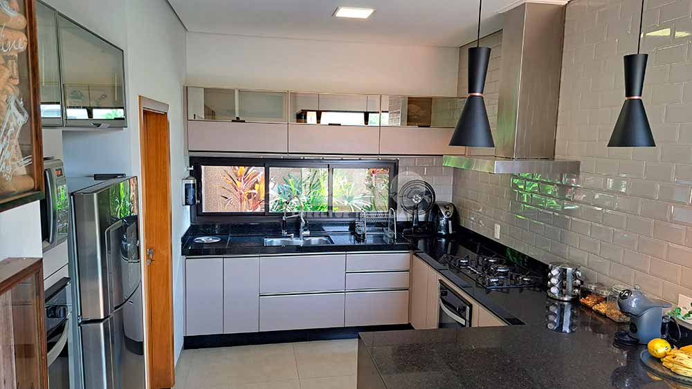 Casa de Condomínio com 3 quartos à venda, 200m² — foto 20 de 30