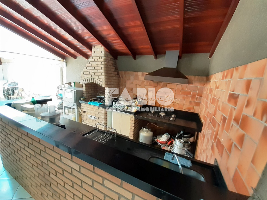 Casa com 3 quartos à venda, 220m² — foto 15 de 17