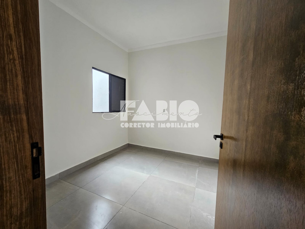 Casa com 3 quartos à venda, 94m² — foto 2 de 18