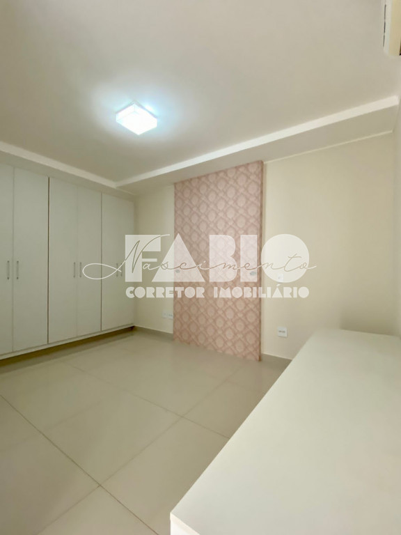 Casa de Condomínio com 4 quartos à venda, 390m² — foto 2 de 27