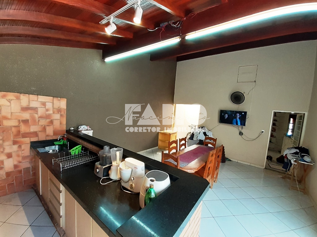 Casa com 3 quartos à venda, 220m² — foto 14 de 17