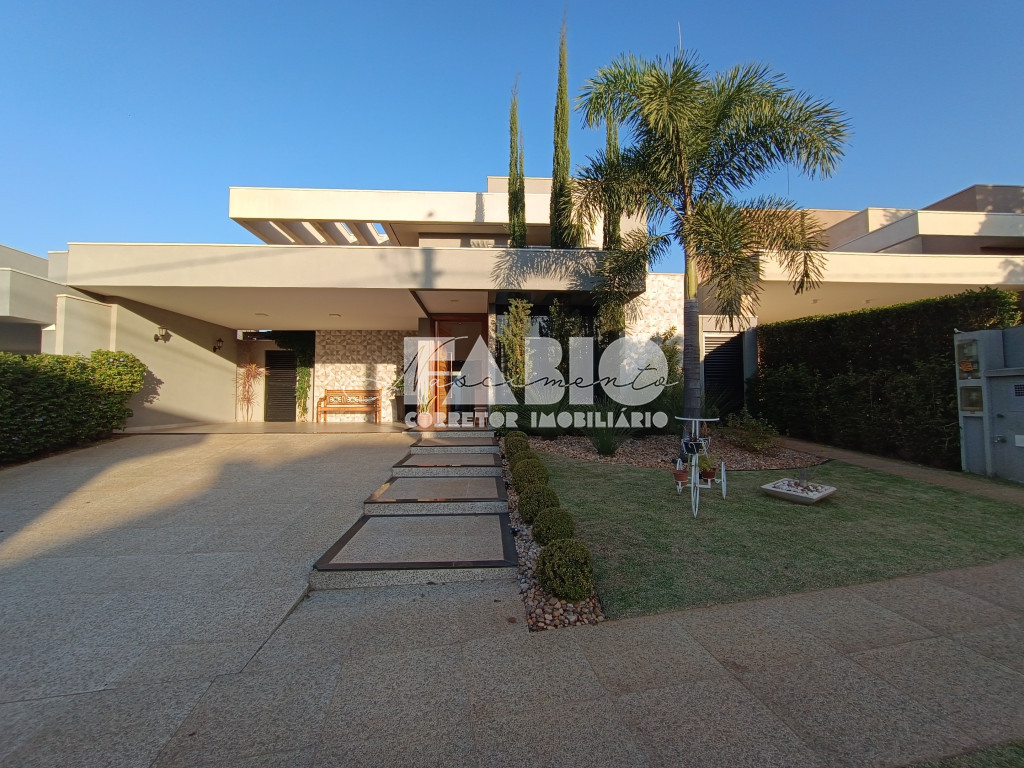 Casa de Condomínio com 3 quartos à venda, 226m² — foto 2 de 30