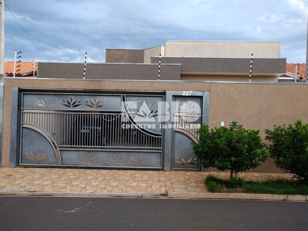 Casa com 3 quartos à venda, 145m² — foto 3 de 21