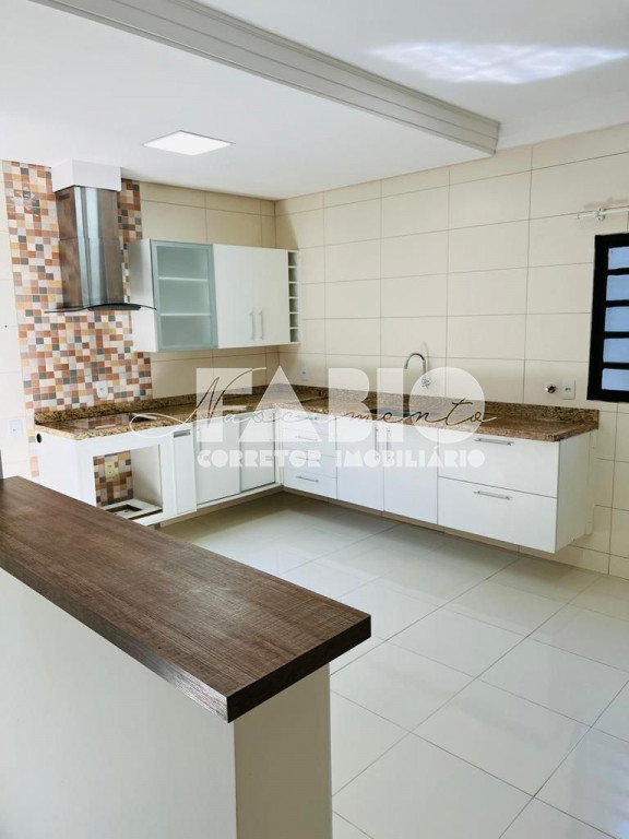 Casa com 3 quartos à venda, 140m² — foto 3 de 9